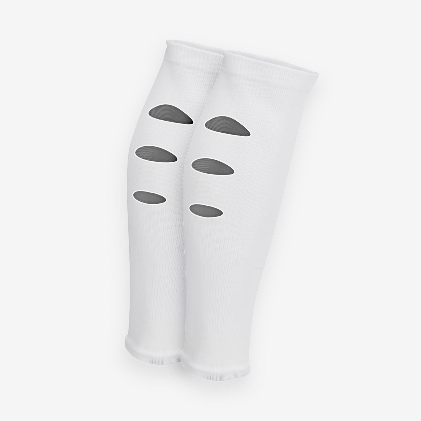 Chaussettes-a-trous-football, Manchons de football, precut socks ou jambières, couleur blanche, portées sur terrain de football | Game Changer